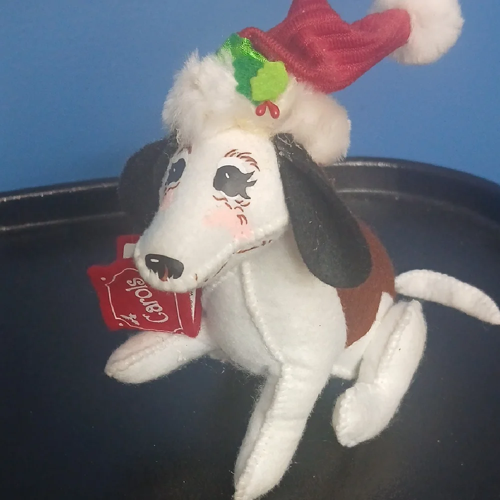 Annalee Caroling Hound - Picture 3 of 4